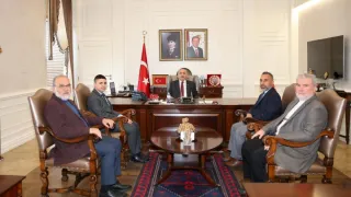 Vali Yavuz Selim Köşger Türkiye Birincisi Melih Tarım'ı Makamında Kabul Etti