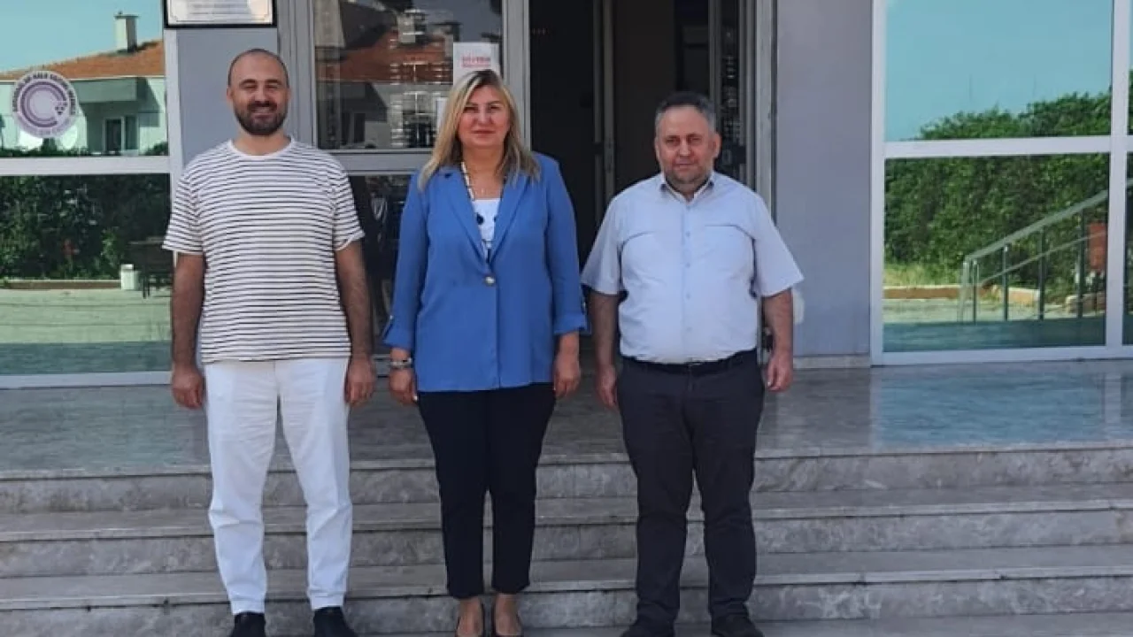 Karabağlar Halk Eğitim Merkezi Müdürü Fatma Demirci’yi Makamında Ziyaret Ettik