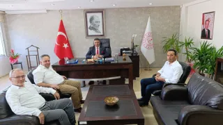 Konak İlçe Milli Eğitim Müdürlüğü’ne Atanan Metin Ender Karabulut’u Makamında Ziyaret Ederek, Tebrik