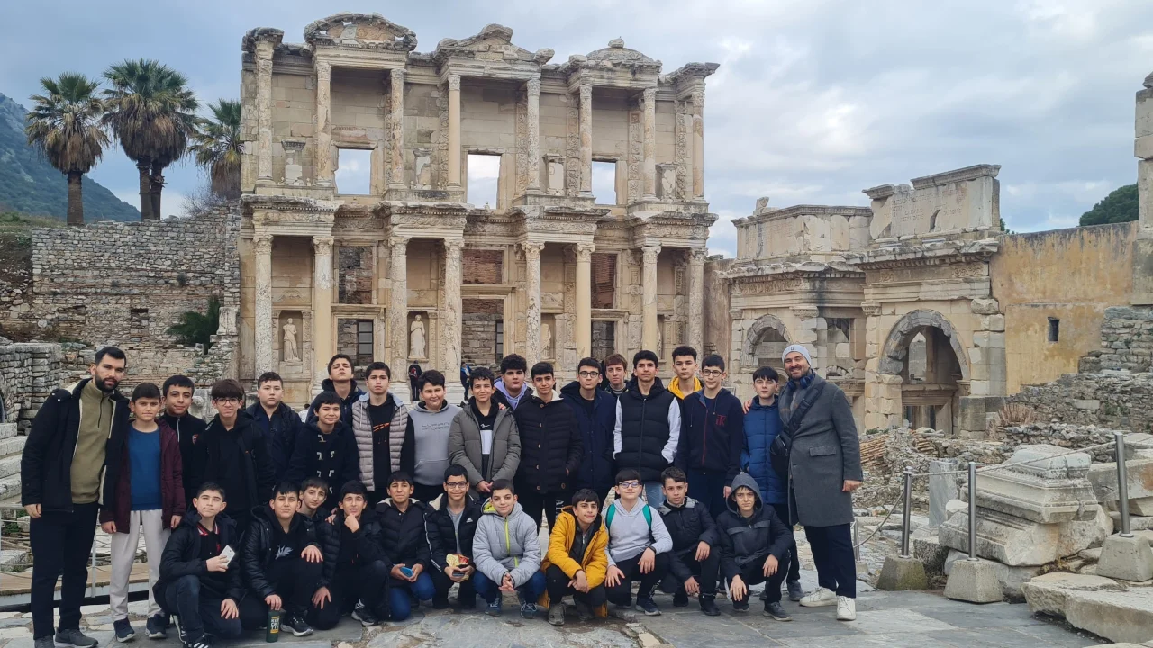 Kur’an Kursu LGS (Liseye Geçiş Sınavı) Hazırlık Grubu Öğrencilerimizle Selçuk Efes Gezisi