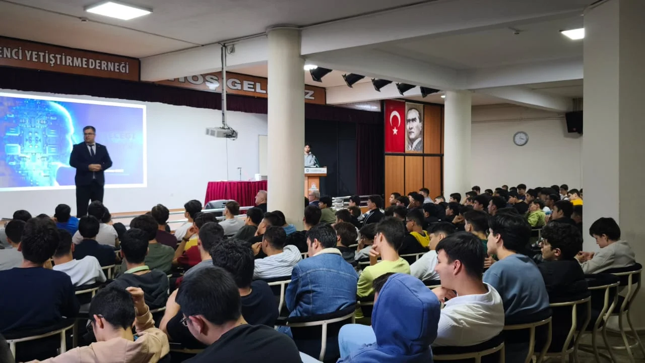 Mezunumuz Bergama İlçe Milli Eğitim Müdürü Ekrem Ulus Öğrencilerimizle Buluştu
