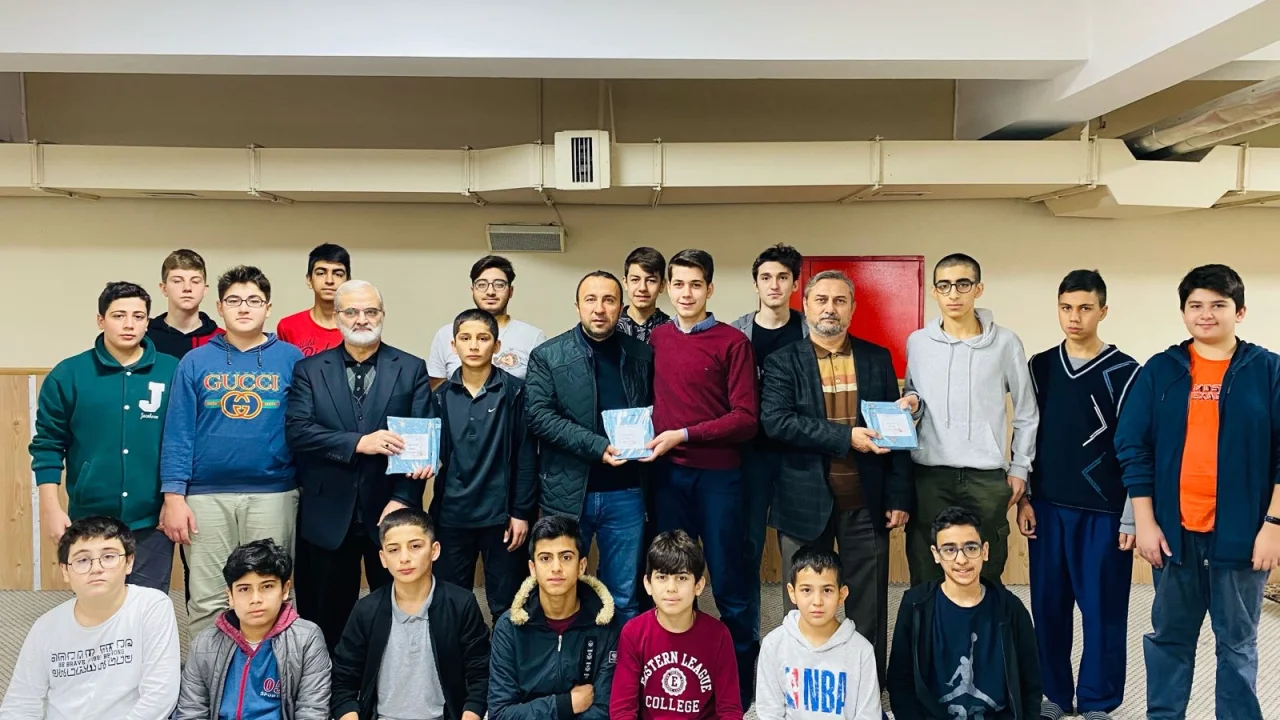 Kestanepazarı Kur’an Kurslarında Öğretmenler Günü