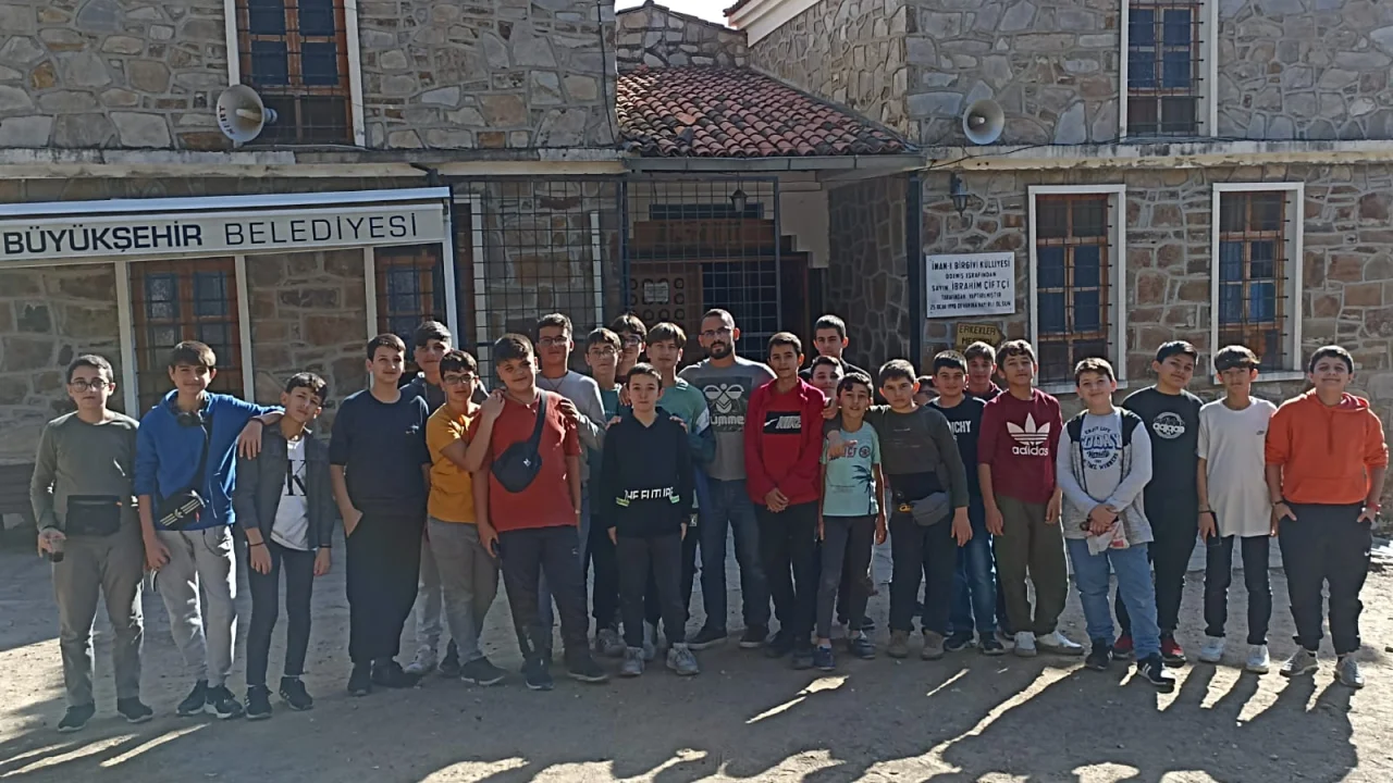 Kur’an Kursu Lgs (Liseye Geçiş Sınavı) Hazırlık Grubu Öğrencilerimizle Ödemiş Birgi Gezisi