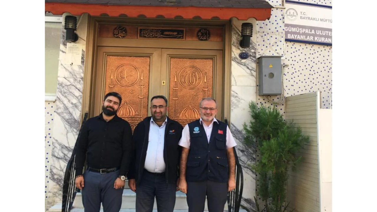 Kestanepazarı Mezunu Bayraklı Müftülüğü Gümüşpala Ulutepe Cami İmam Hatibi Cumhur Özcan’ı ziyaret et