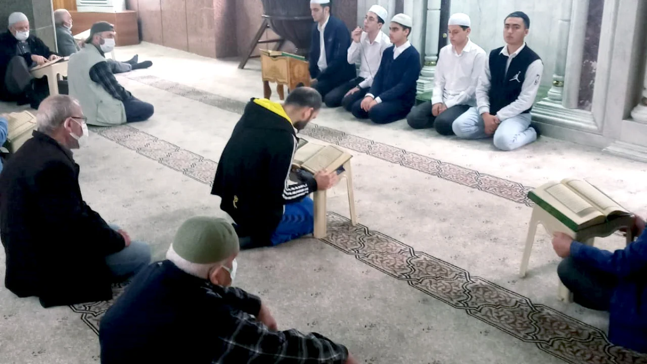 Kestanepazarı Hafızları Mukabele Geleneğini Sürdürüyor