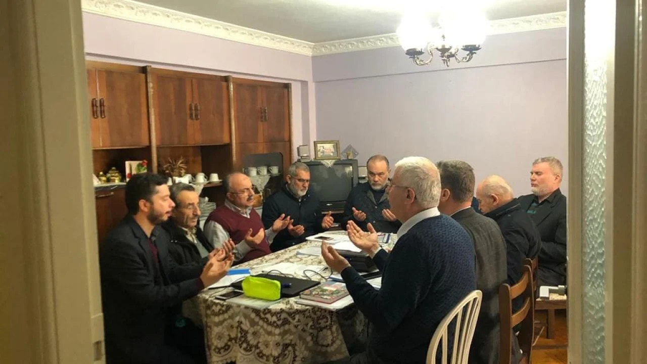 Kestanepazarı Yönetimi Hatiboğlu Hoca İçin Hatim Duası Yaptı