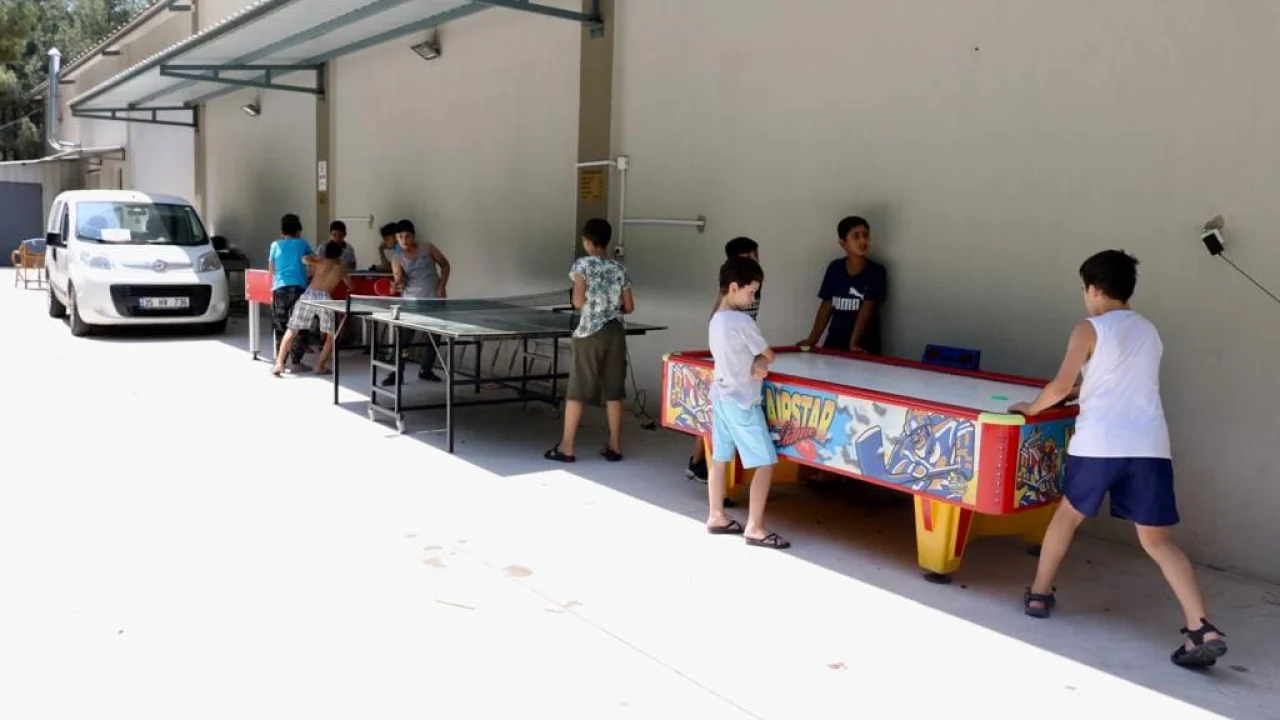 Kestanepazarı Spor Tesisleri Ayyıldız Hafızlık Kur’an Kursu Öğrencilerini Ağırladı