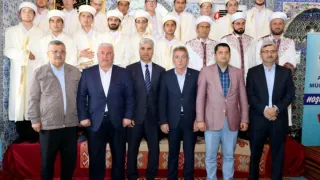 Hafızlığını Tamamlayan 15 Öğrencimiz Törenle Belgelerini Aldı