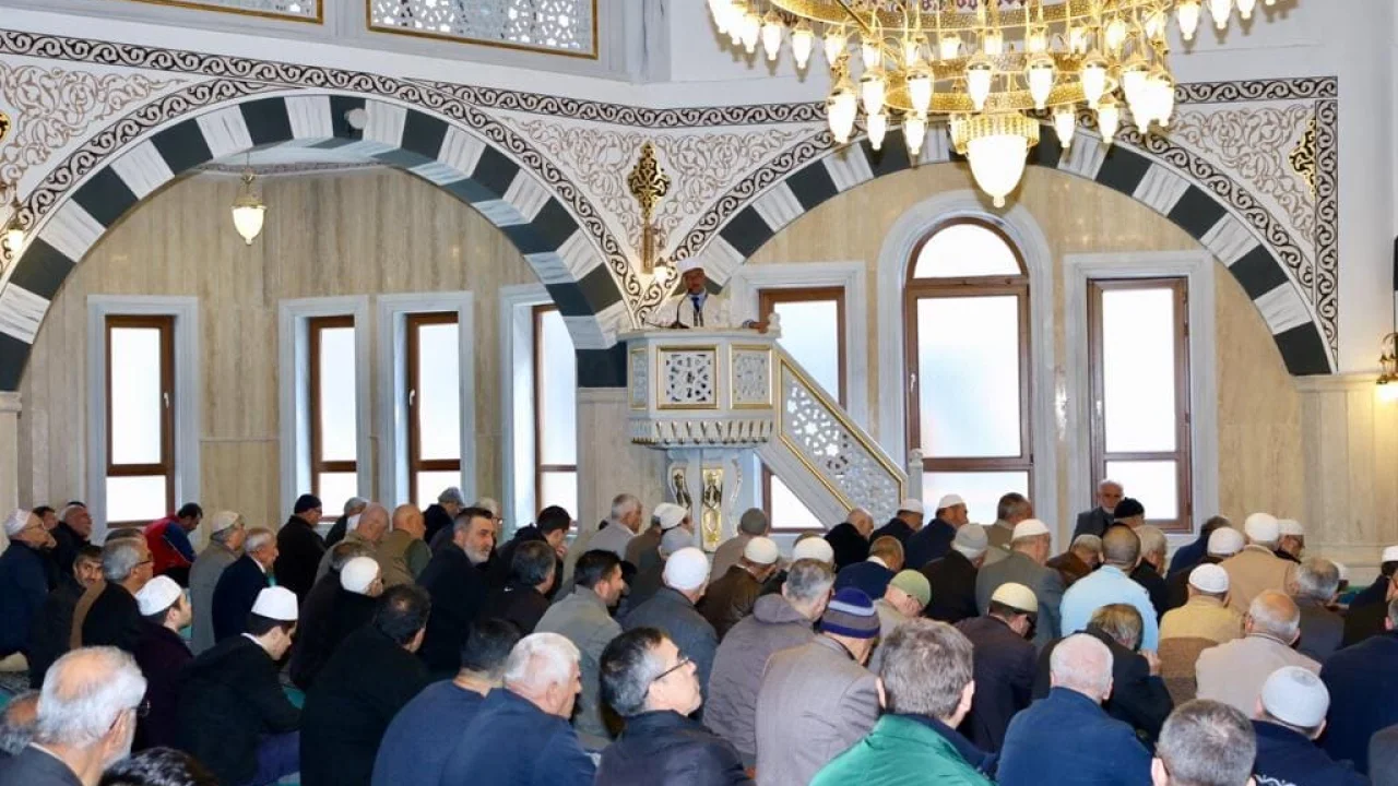 Kestanepazarı’ndan Beraat Kandili’nde Kur’an Ziyafeti