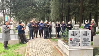 Hacı Erdal Sezen Kabri Başında Dualarla Anıldı