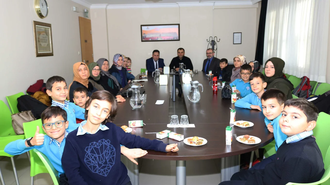 Veliler Örgün Eğitimle Hafızlık Hakkında Bilgi Aldı