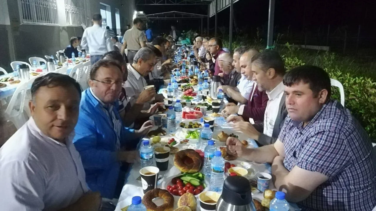 Kestanepazarı Mezunları Geleneksel Sahur Buluşması Yapıldı