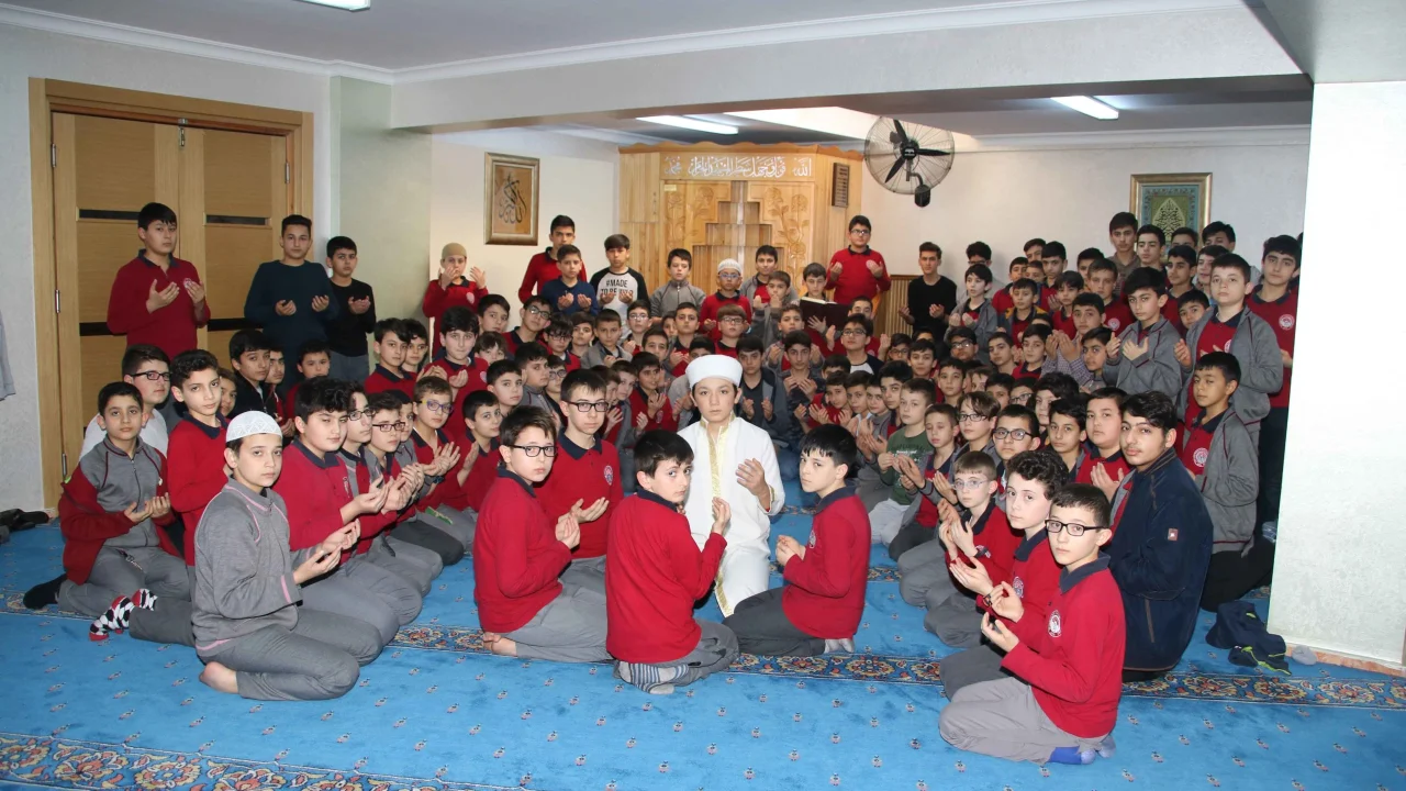 Kestanepazarı’nda 12 Bin Fetih Suresi Okundu