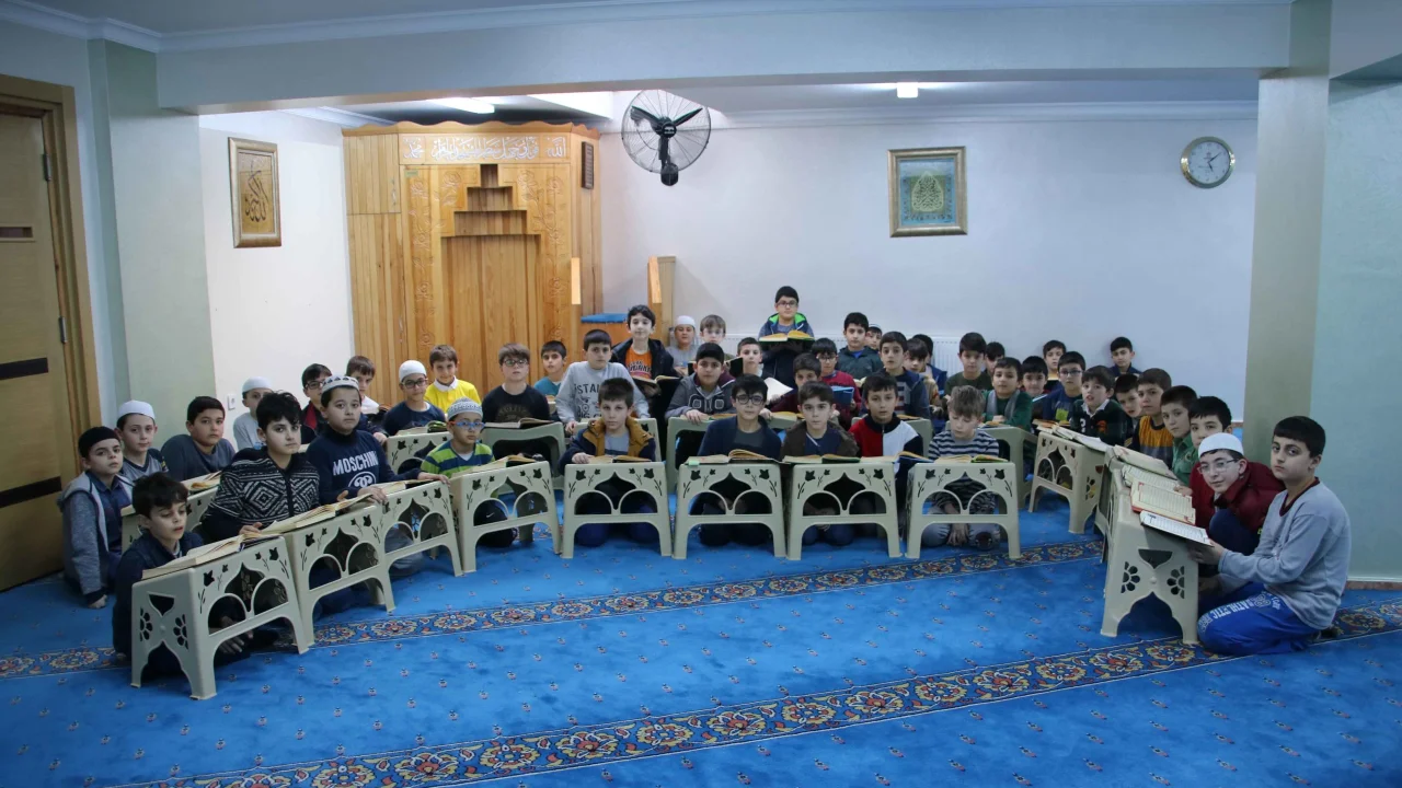 Kestanepazarı Öğrencileri Asker Ağabeyleri İçin Dua Ediyor