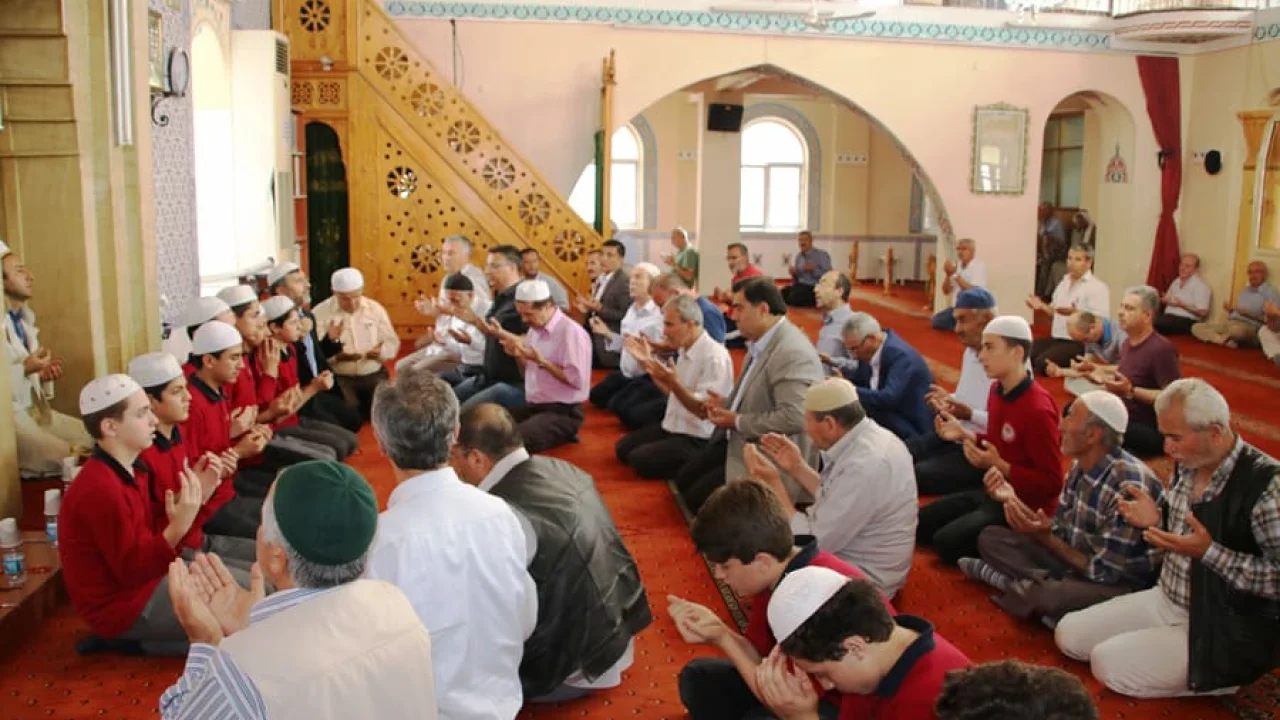 Kestanepazarı’ndan Buca Kazazedelerine Manevi Destek