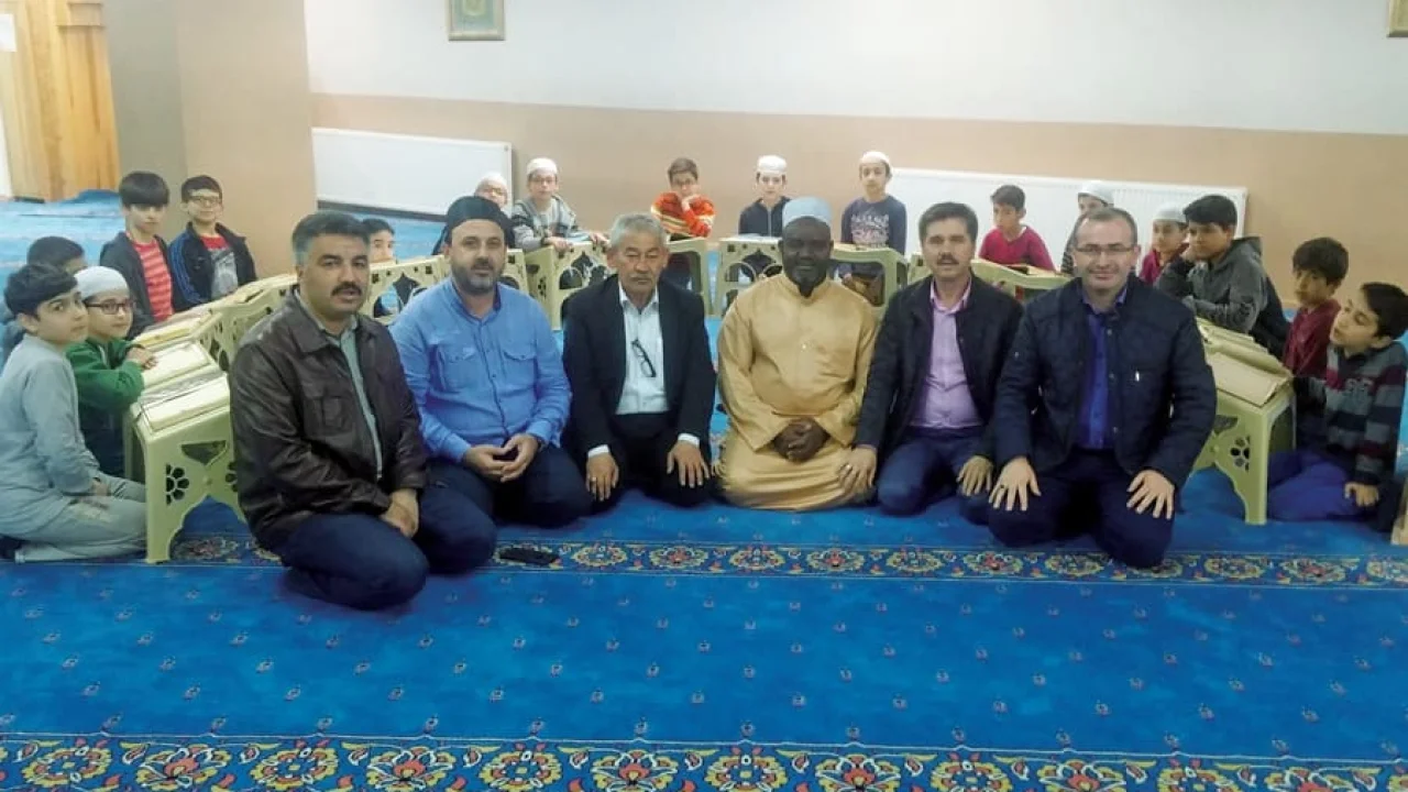 Daru’l-Huffaz Yöneticisi Muhammed Ömer Hafızlıkla İlgili Bilgi Aldı