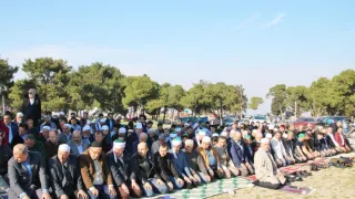 İzmir'in İlk Camiinde 637 Yıl Aradan Sonra Namaz Kılındı