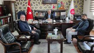 Menderes İlçe Müftüsü Emir Veran’ı Makamında Ziyaret Ettik