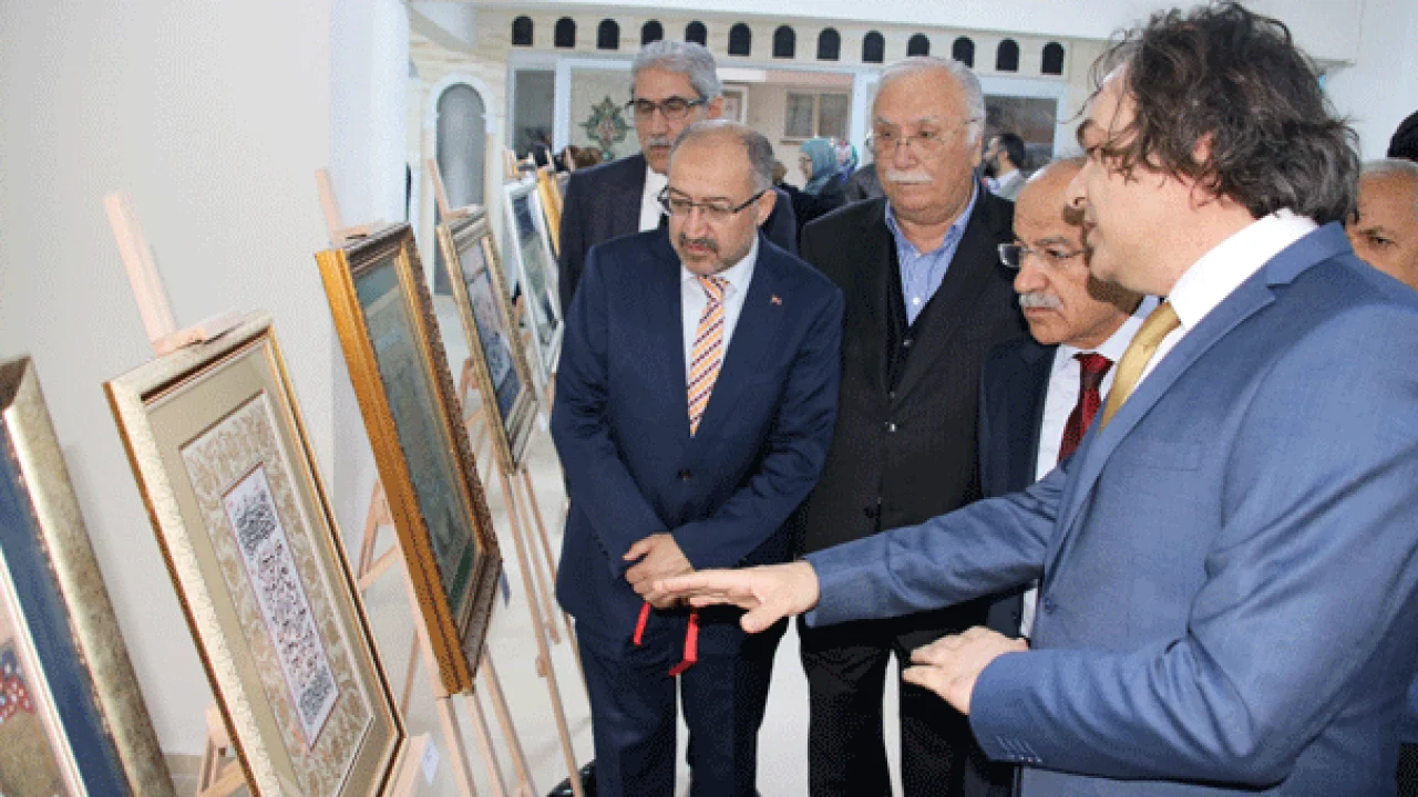 Tarihimizde Bir İlk!  Kestanepazarı Hat ve Tezhip Sergisi Açıldı