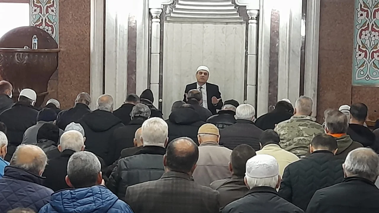 Depremde Hayatını Kaybeden Kardeşlerimizin Ruhu İçin Yaralı Kurtulan Kardeşlerimize de Şifa Niyetiyl